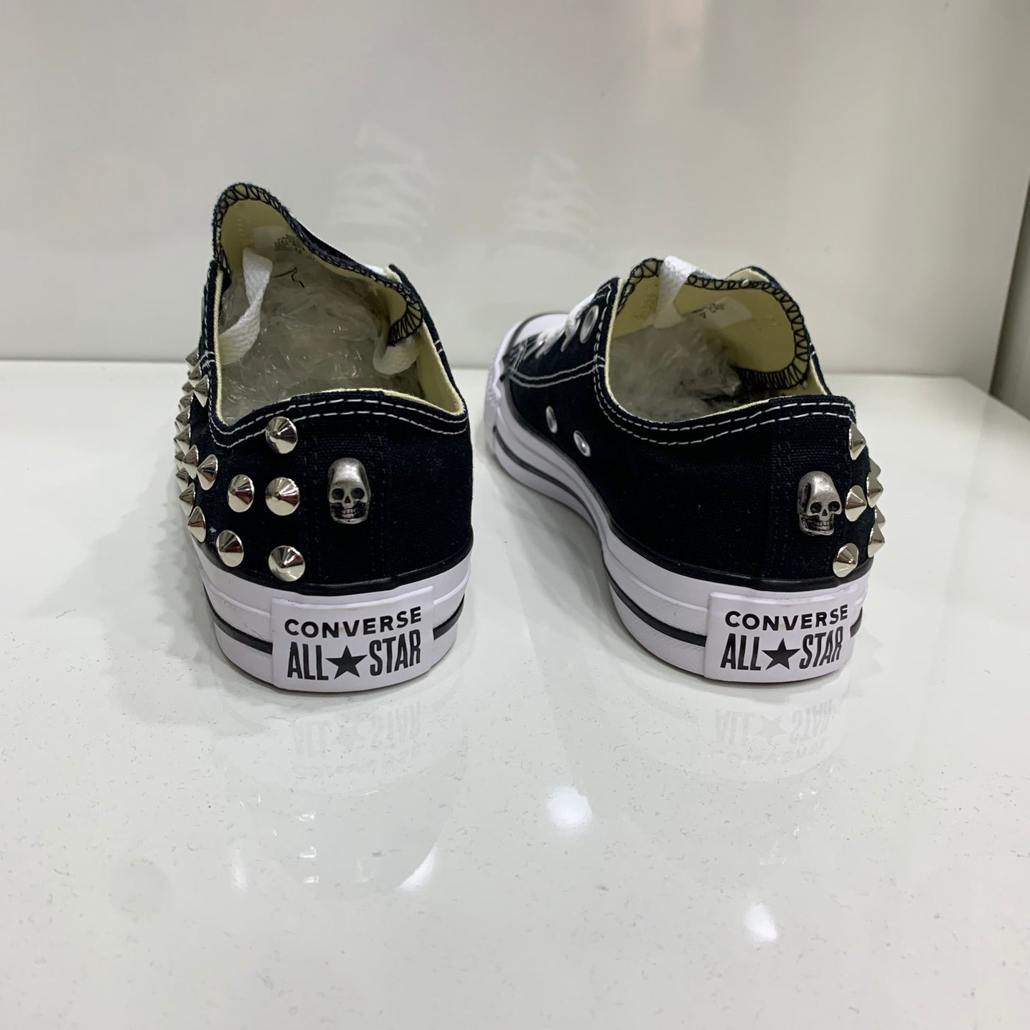 Converse All Star Nere basse personalizzate con Borchie Argento Teschio
