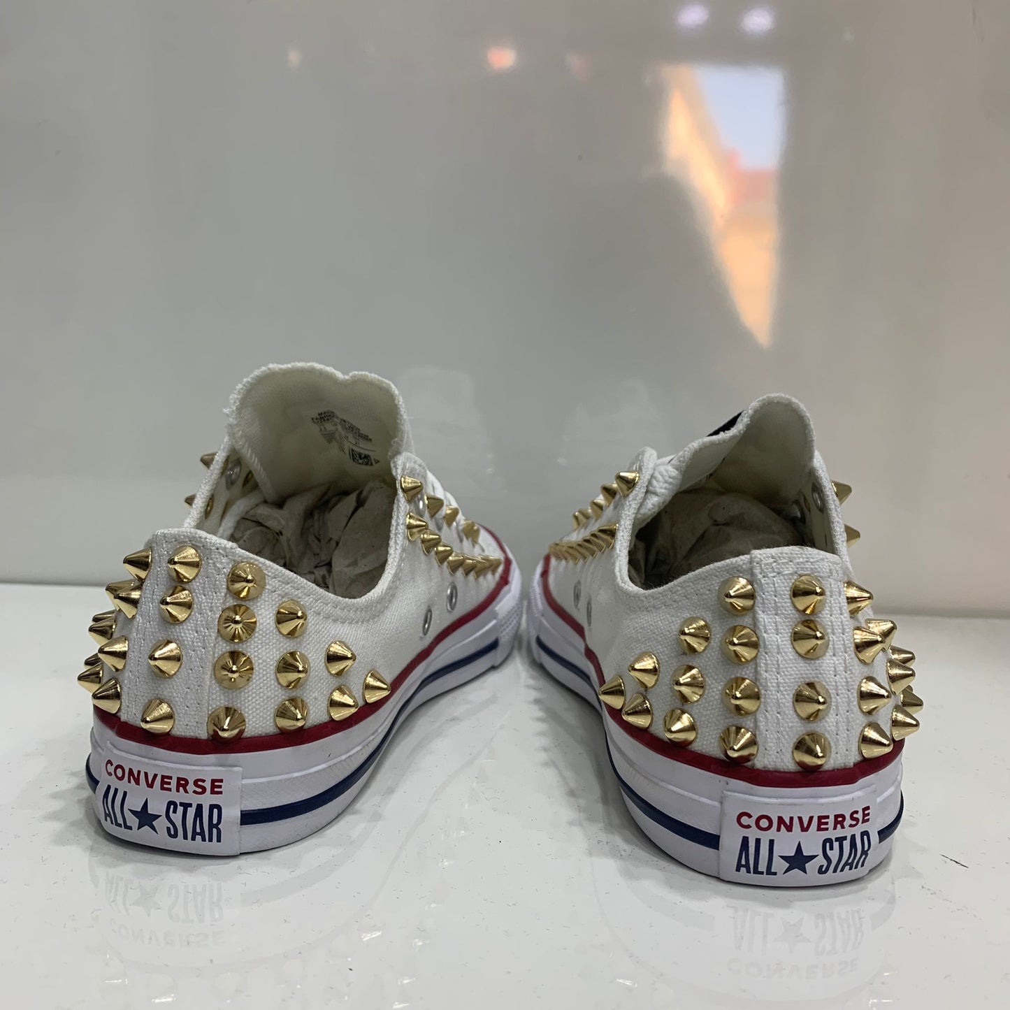 Converse All Star Bianche basse Bianche personalizzate con Borchie Oro a punta