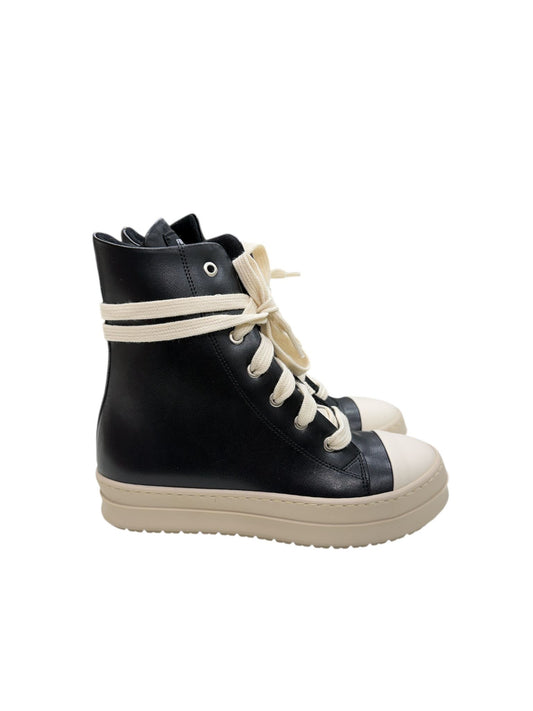 Scarpe F09 mod Rick Nero suola beige con zip interna
