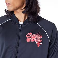 Tute New Era complete NBA SCRIPT TRACK TOP