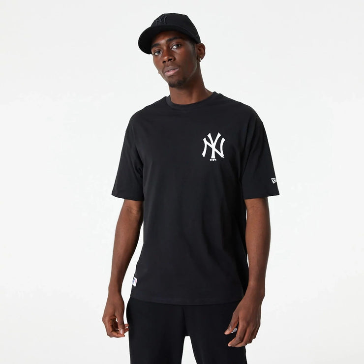 New Era cap T-Shirt Oversize New York Yankees MLB Essential Nera - T-Shirt e Polo - New Era