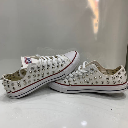 Converse All Star Bianche basse Bianche personalizzate con Borchie Argento