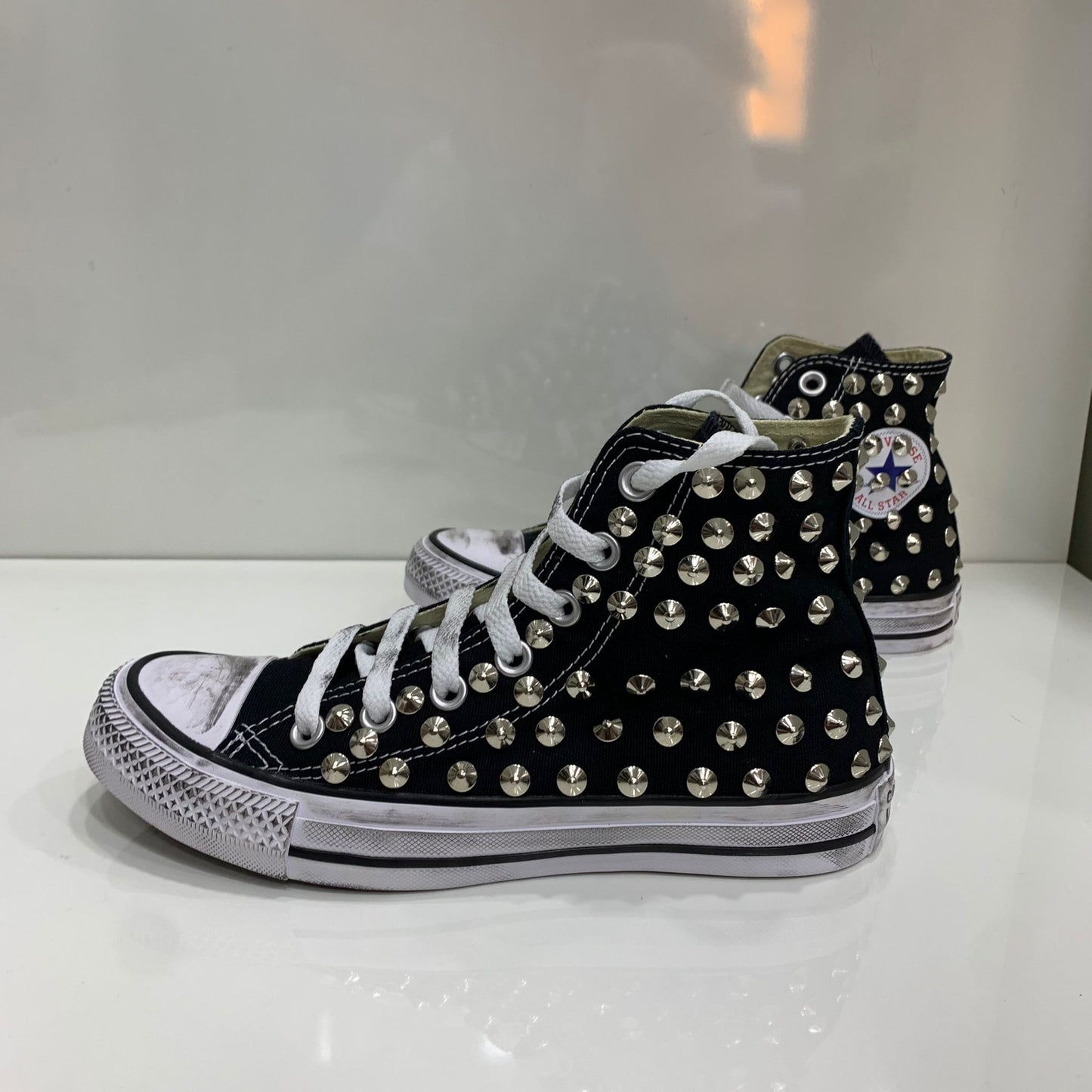 Converse Nere Alte All Star personalizzate  con Borchie Argento effetto sporco